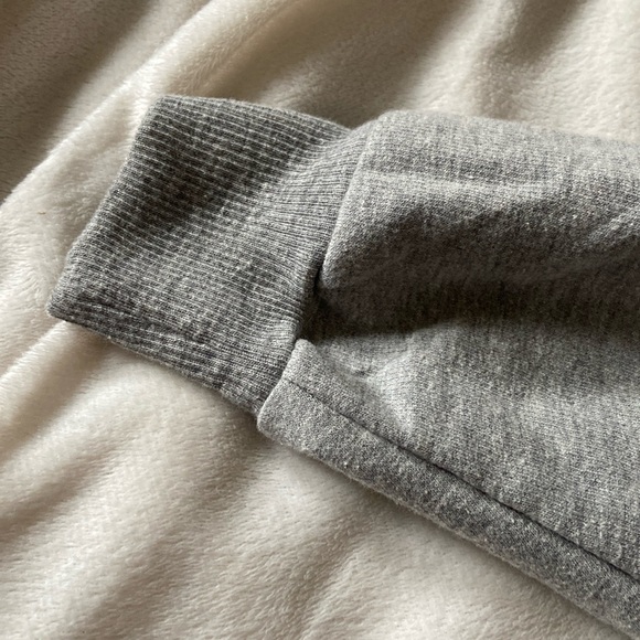 Juniors FRIENDS Crewneck sweatshirt - Picture 5 of 6